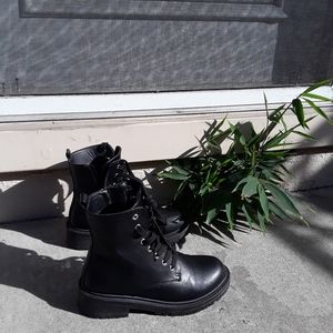 Black combat rainboots
